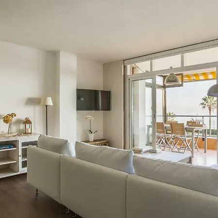 Luxury Beachfront Barcelona Apartment *